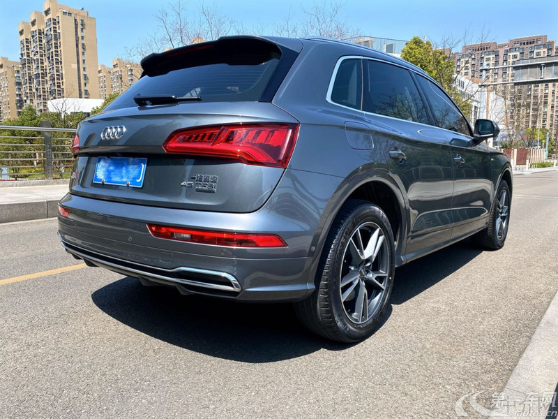 奥迪Q5L 45TFSI 2020款 2.0T 自动 尊享时尚型 (国Ⅵ) 