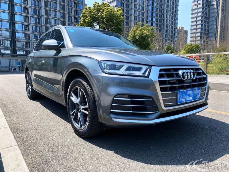 奥迪Q5L 45TFSI 2020款 2.0T 自动 尊享时尚型 (国Ⅵ) 