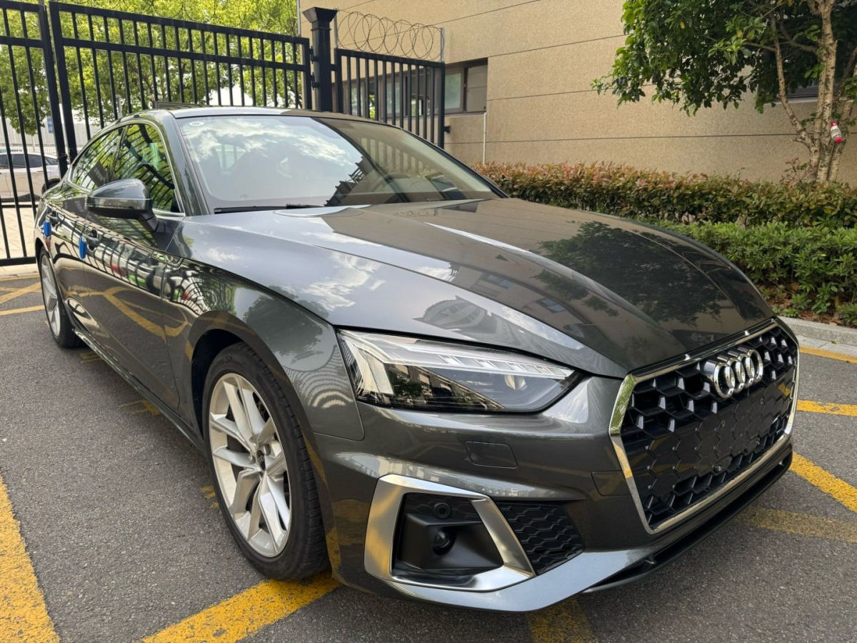 奥迪A5掀背 40TFSI [进口] 2024款 2.0T 自动 汽油 时尚动感型价格0万 