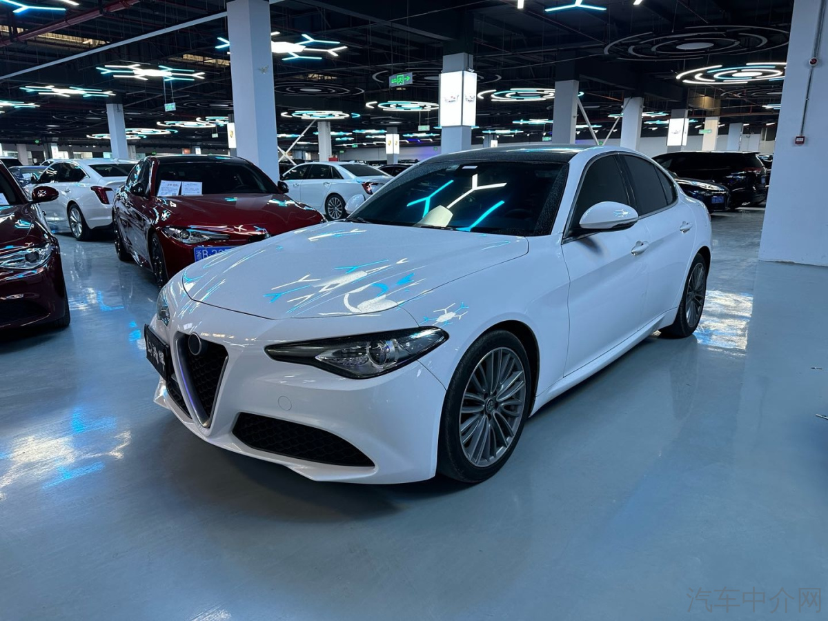 阿尔法罗密欧Giulia [进口] 2019款 2.0T 自动 豪华版价格0万