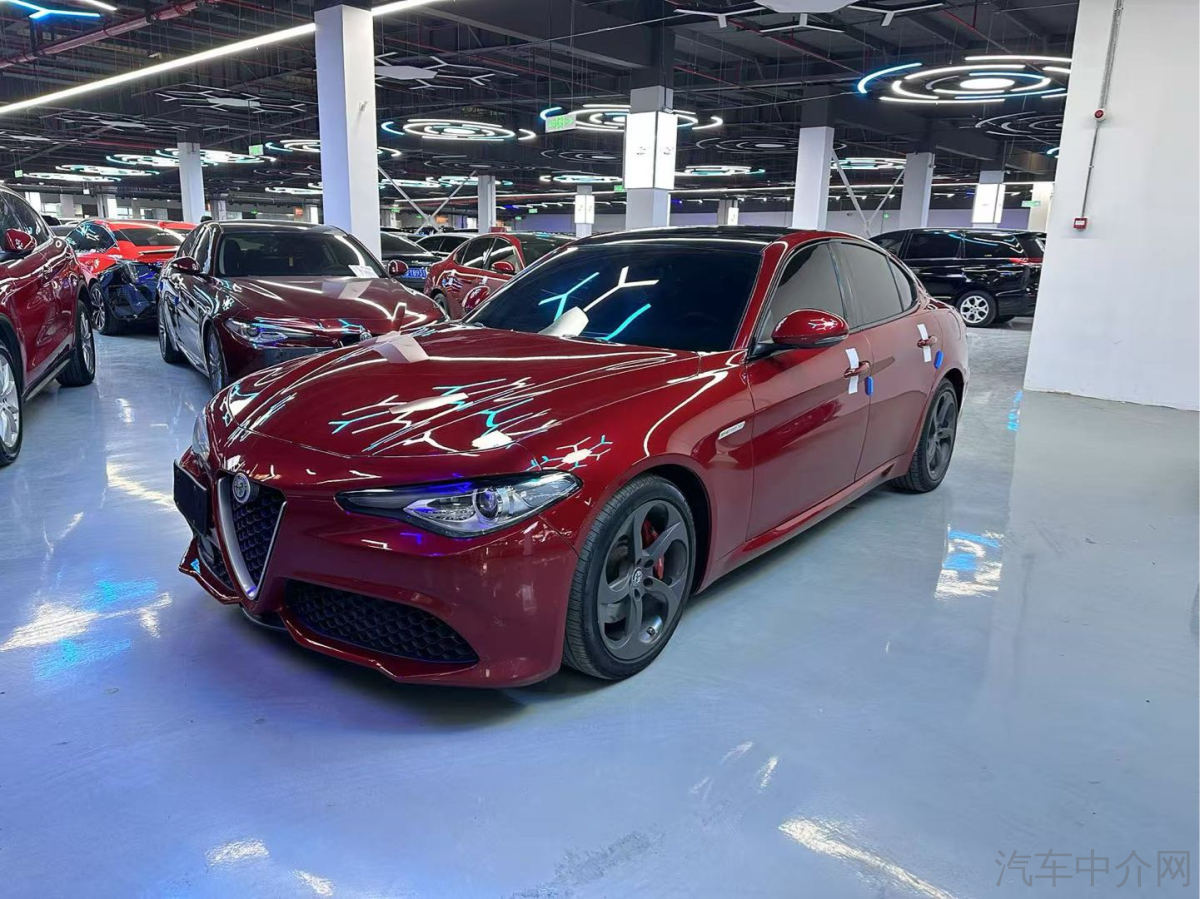 阿尔法罗密欧Giulia [进口] 2017款 2.0T 自动 豪华运动版价格0万
