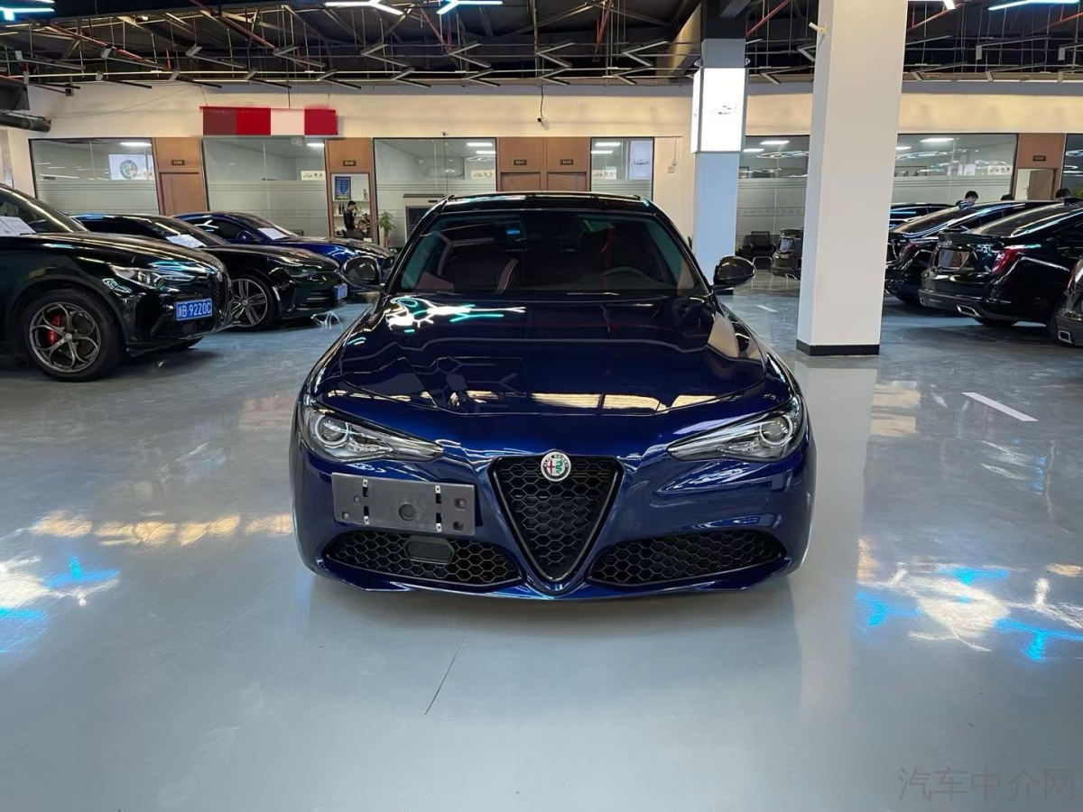 阿尔法罗密欧Giulia [进口] 2020款 2.0T 自动 280HP二手车 二手VIRTU限量版价格0万 