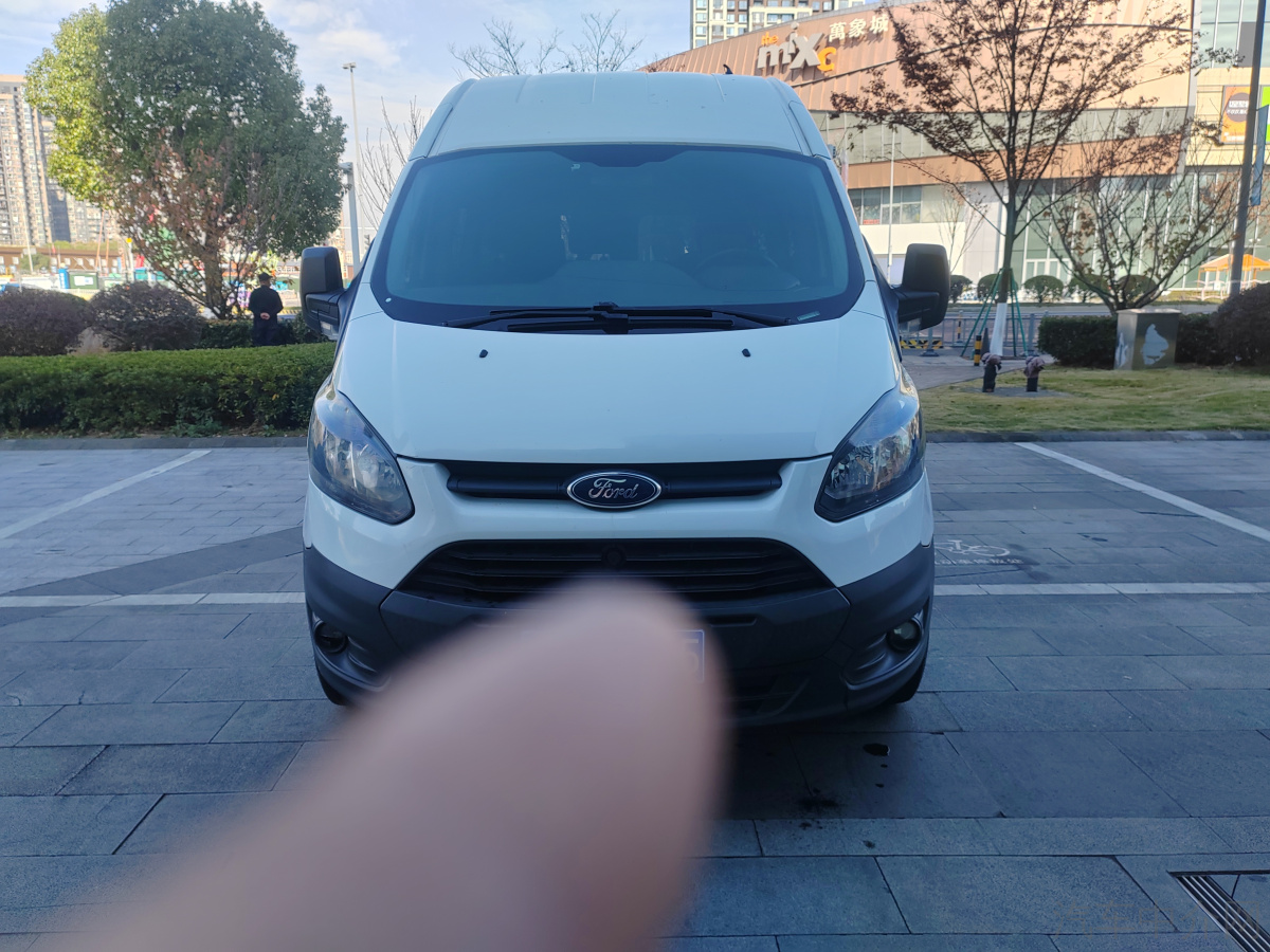 福特全顺 2017款 2.0T 手动 中轴中顶厢式运输车 价格0万 