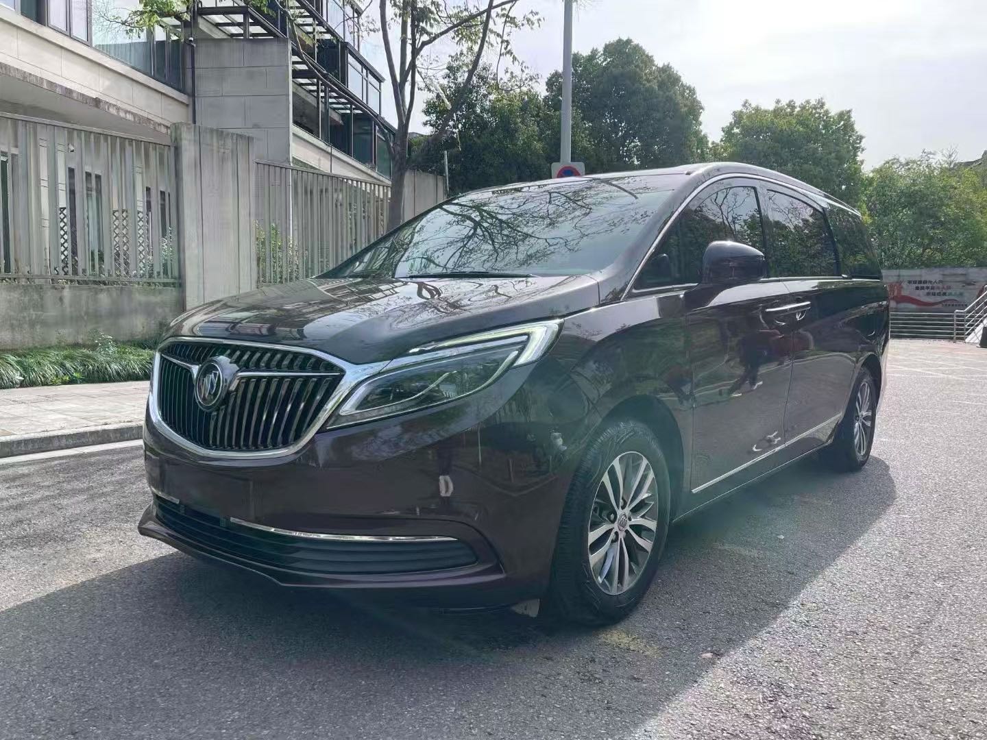 别克GL8 2017款 2.0T 自动 7座 28T旗舰型ES 价格0万