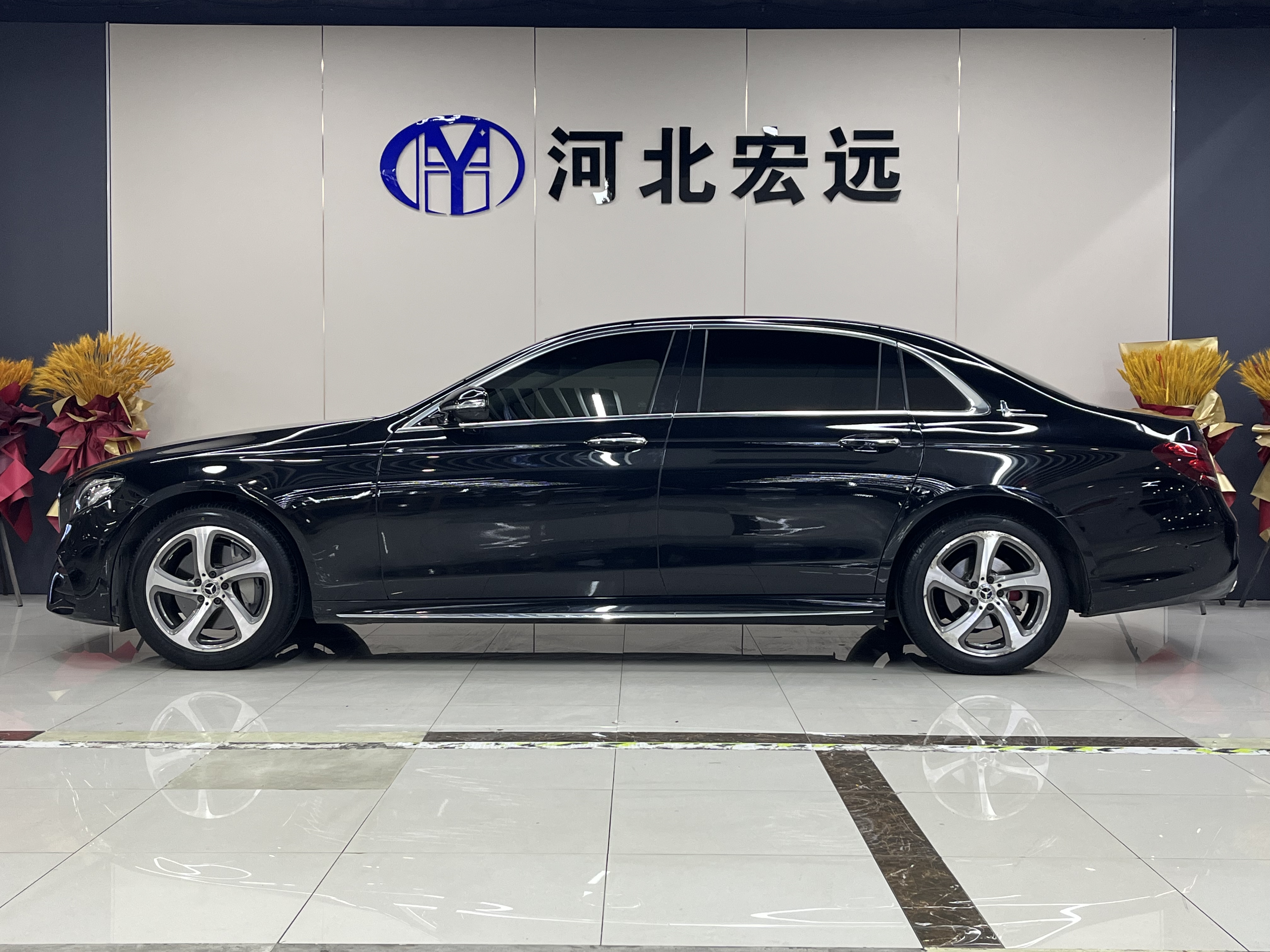 奔驰E级 E300L 2018款 2.0T 自动 汽油 运动时尚型改款 价格0万 