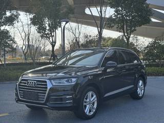 奥迪Q7 45 3.0T 自动 技术型 