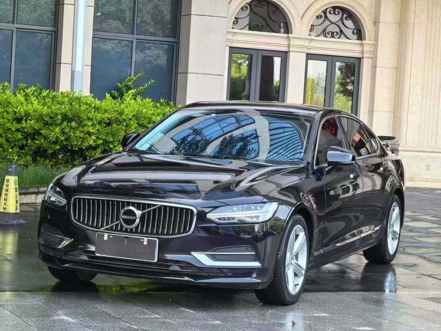 沃尔沃S90 T5 2020款 2.0T 自动 智逸豪华版 价格0万