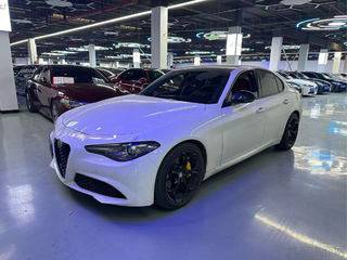阿尔法罗密欧Giulia 2.0T 自动 280HP-VIRTU限量版 