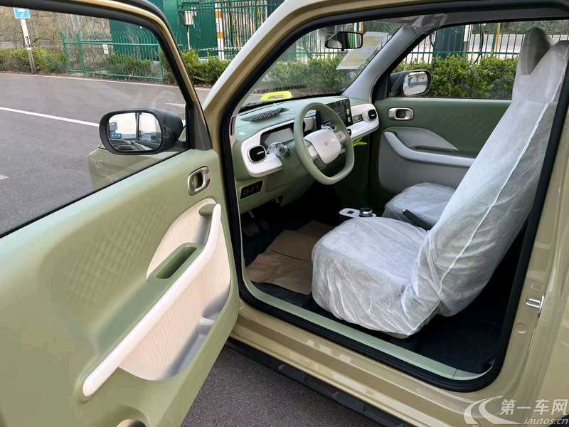 吉利熊猫mini 2025款 0.0T 自动 210km熊猫骑士 