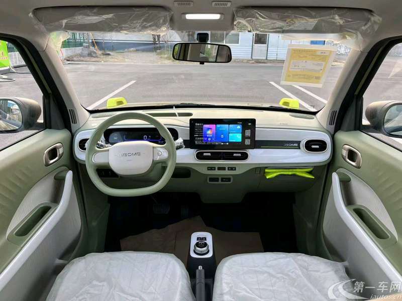 吉利熊猫mini 2025款 0.0T 自动 210km熊猫骑士 