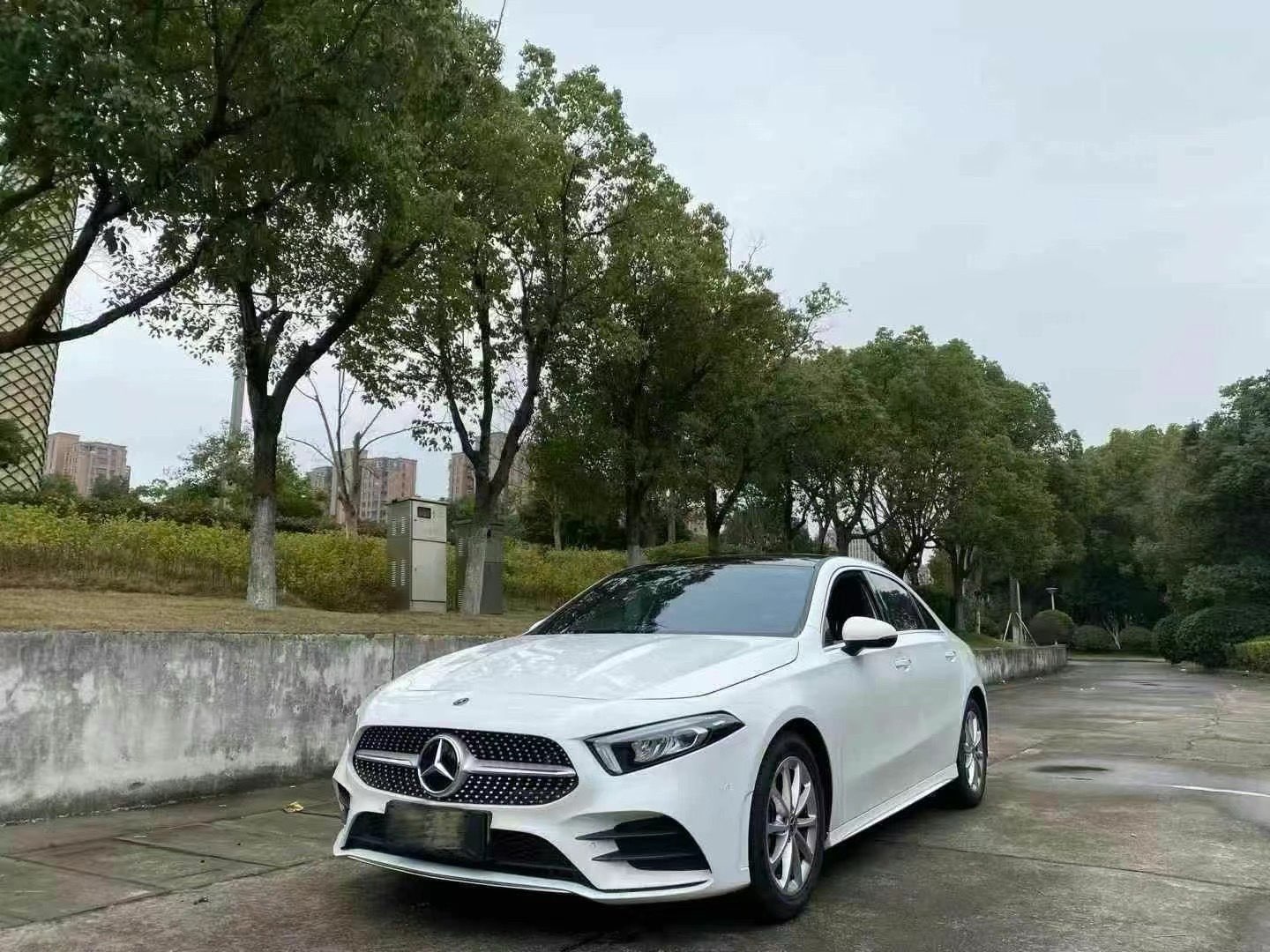 奔驰A级 A200L 2019款 1.3T 自动 运动轿车特别版 价格0万