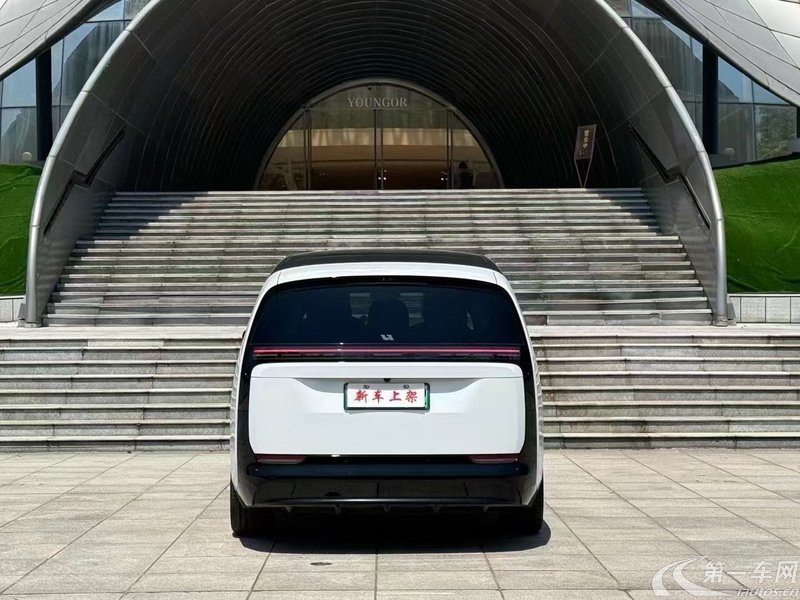 理想MEGA 2024款 0.0T 自动 Ultra 