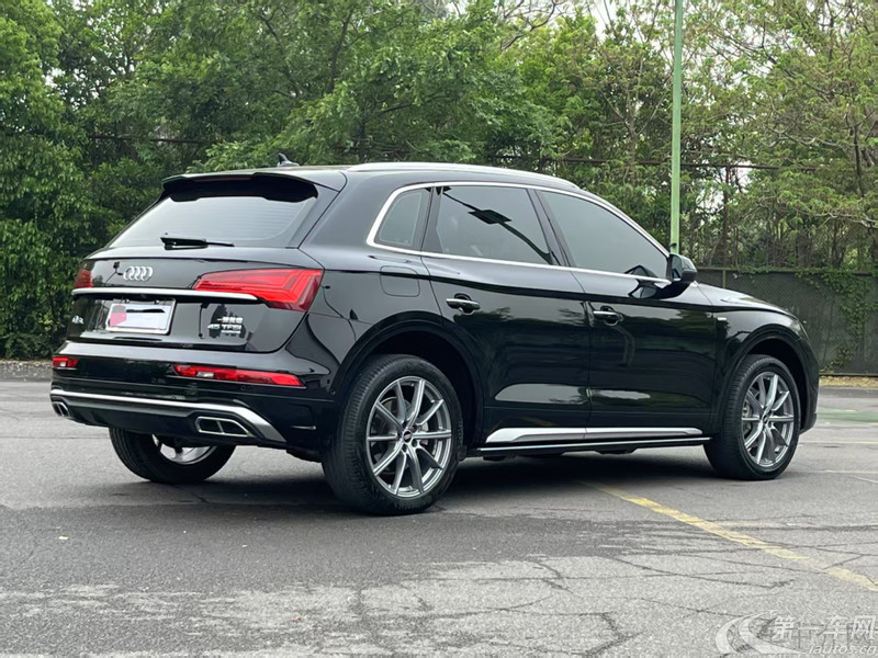 奥迪Q5L 45TFSI 2022款 2.0T 自动 改款豪华动感型 (国Ⅵ) 