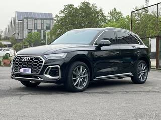 奥迪Q5L 45TFSI 2.0T 自动 改款豪华动感型 