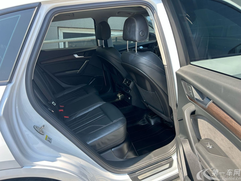奥迪Q5L 45TFSI 2022款 2.0T 自动 改款臻选动感型 (国Ⅵ) 