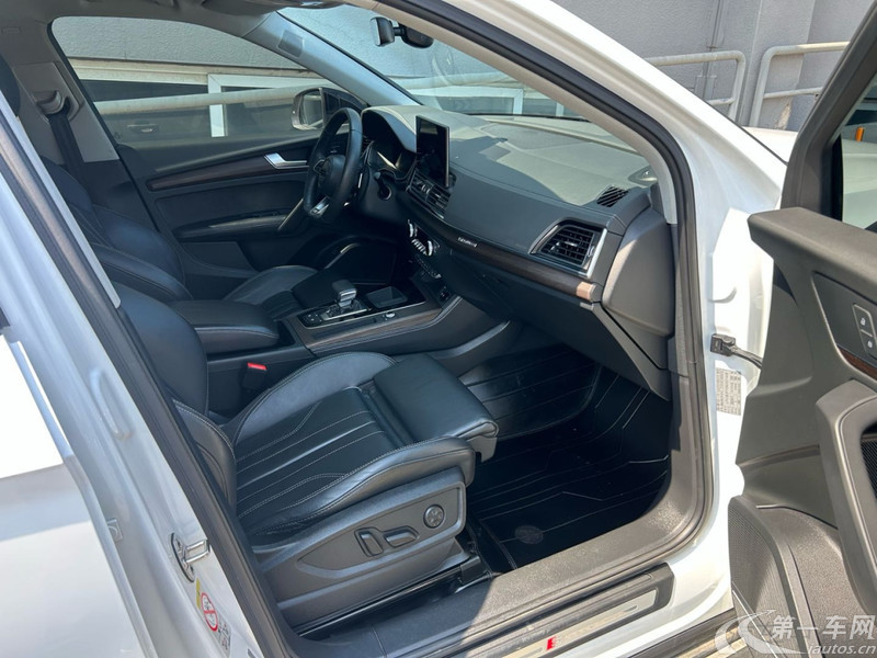 奥迪Q5L 45TFSI 2022款 2.0T 自动 改款臻选动感型 (国Ⅵ) 