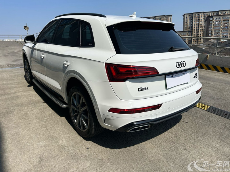 奥迪Q5L 45TFSI 2022款 2.0T 自动 改款臻选动感型 (国Ⅵ) 