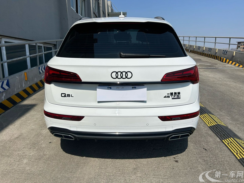 奥迪Q5L 45TFSI 2022款 2.0T 自动 改款臻选动感型 (国Ⅵ) 