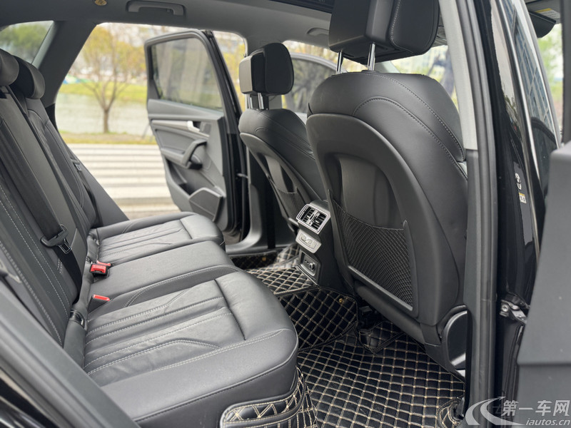 奥迪Q5L 45TFSI 2022款 2.0T 自动 豪华致雅型 (国Ⅵ) 