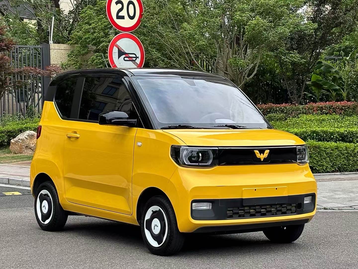 五菱宏光MINI EV 2021款 自动 马卡龙臻享款三元锂 纯电动价格0万 