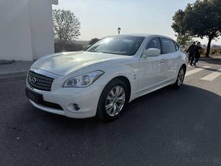 英菲尼迪Q70L 2.5L 自动 精英版 