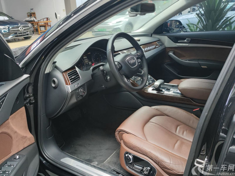 奥迪A8L 45 [进口] 2014款 3.0T 自动 汽油 舒适型 