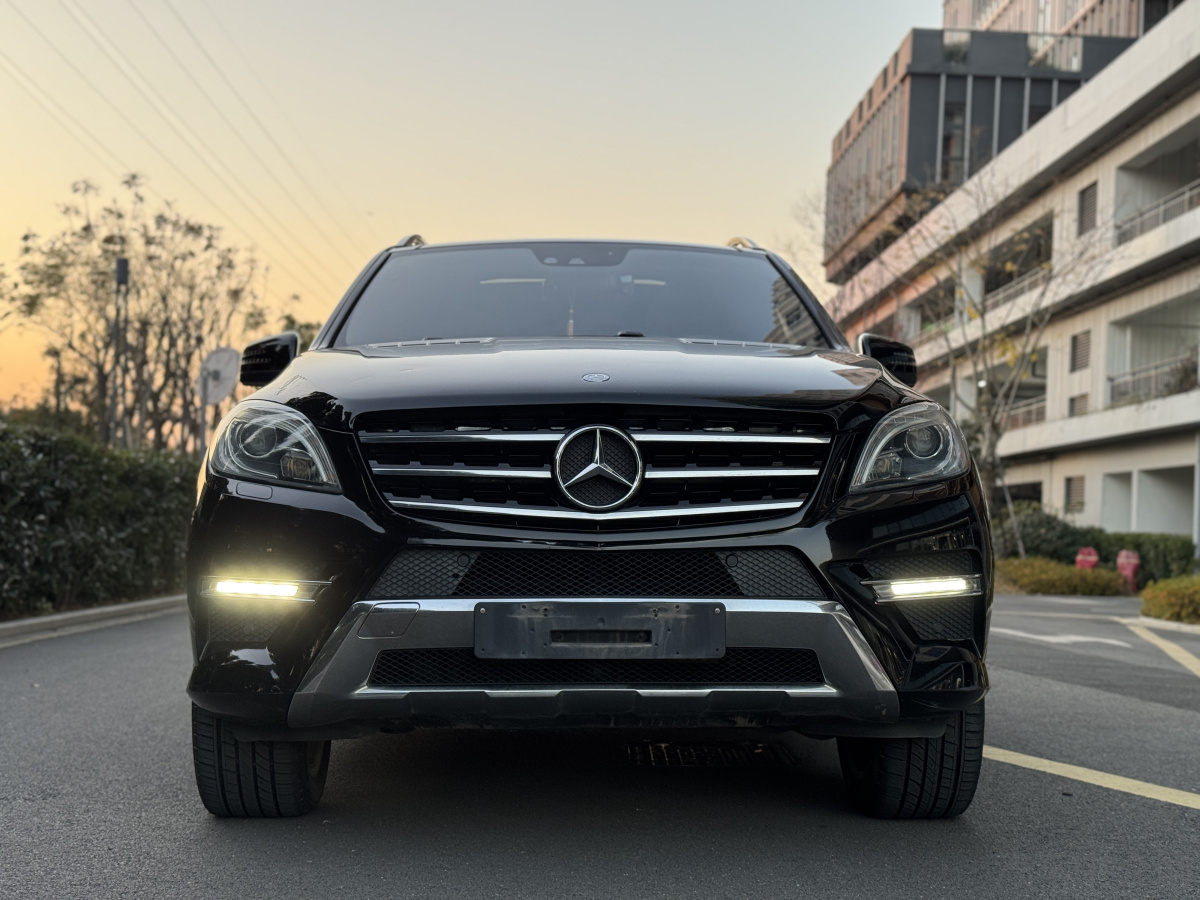奔驰M级 ML350 [进口] 2012款 3.5L 自动 汽油 豪华型价格0万 