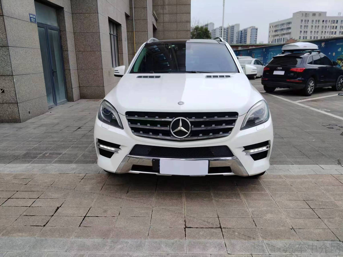 奔驰M级 ML400 [进口] 2014款 3.0T 自动 汽油 豪华型 价格0万 