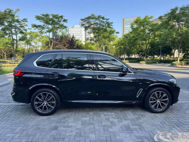 宝马X5 xDrive30Li 2023款 2.0T 四驱 尊享型M运动套装 (国Ⅵ) 